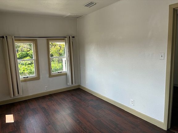 5th image of 118 Bluefield Ave #1/2