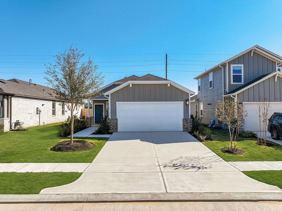 1st image of 8082 Magnolia Prairie Ln