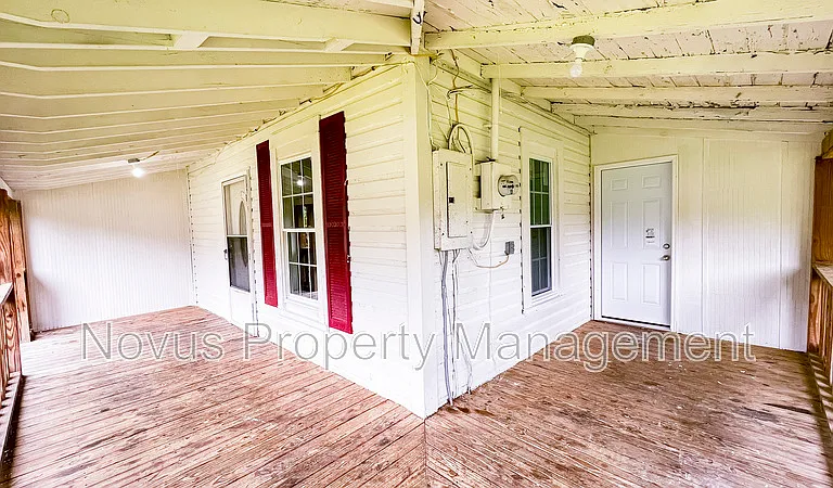 135 W Atlanta St — Photo 18