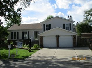 575 Kensington Ct, Roselle, IL