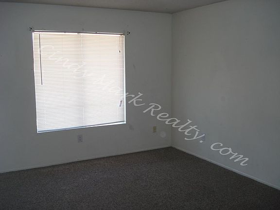 5th image of 73619 Sun Valley Dr