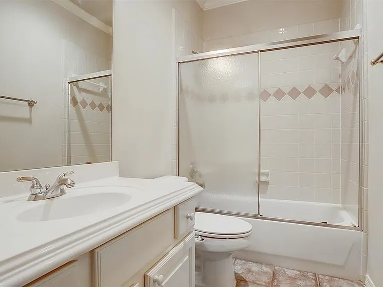2822 Briarhurst Park — Photo 24