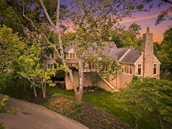 2950 Linkbury Ln, Upper Arlington, OH 43221