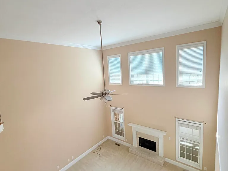 1605 Jamestown Ave — Photo 7