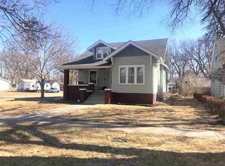 724 Garfield St, Holdrege, NE 68949