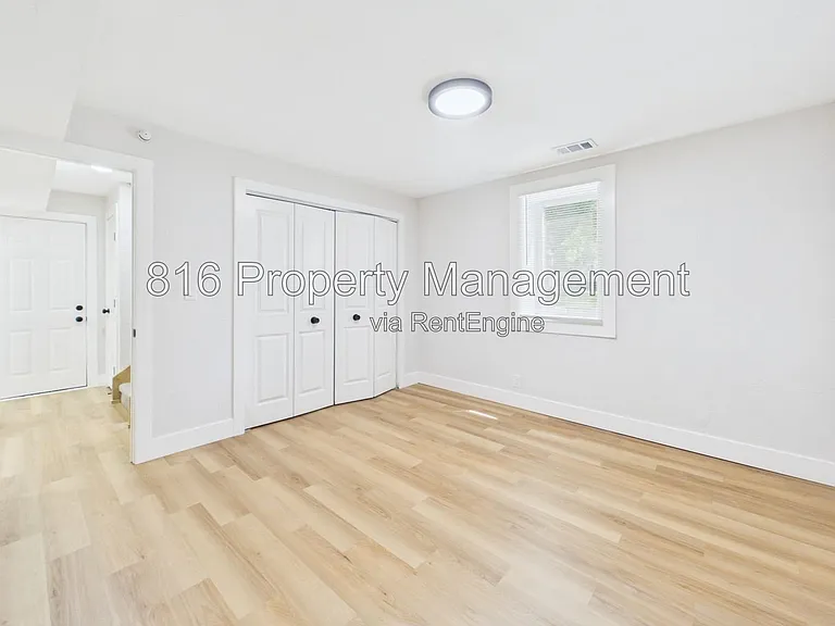 9524 Manning Ave — Photo 24
