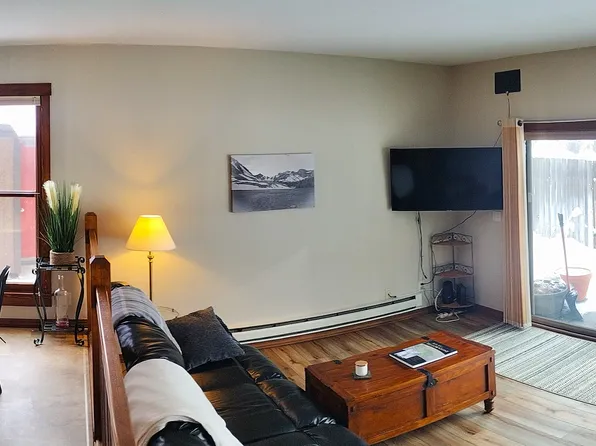 132 Hoffman Dr APT A, Bozeman, MT 59715