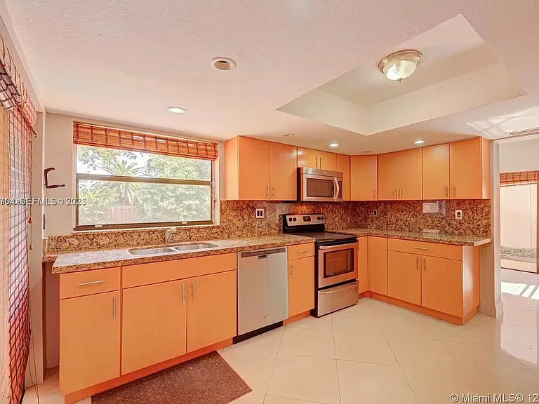 9953 SW 147th Ct — Photo 12