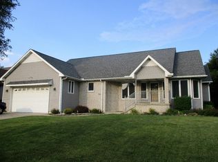 17207 Oak Valley Dr, Lowell, IN 46356