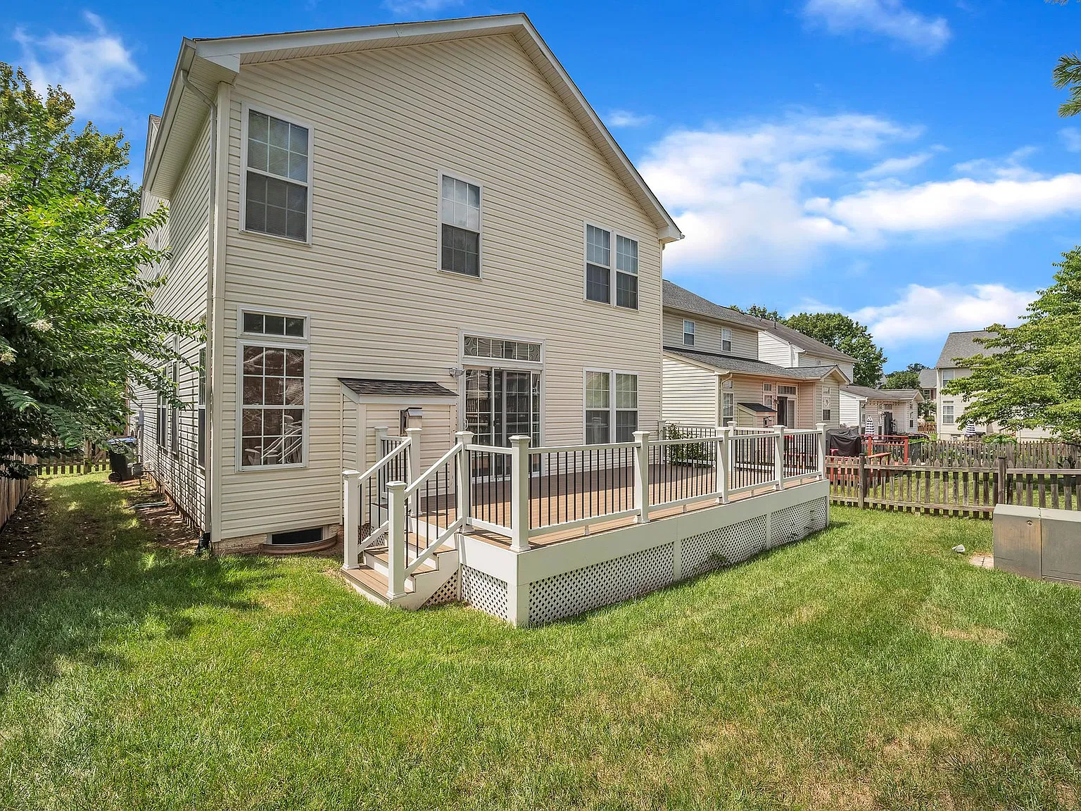 4 bed, 3780 sqft, $4,200 — Photo 4