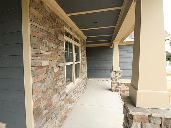 2nd image of 43 E Saddle Ct