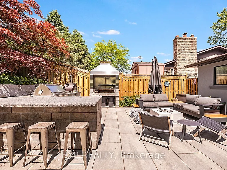 1410 Petrie Way — Photo 11