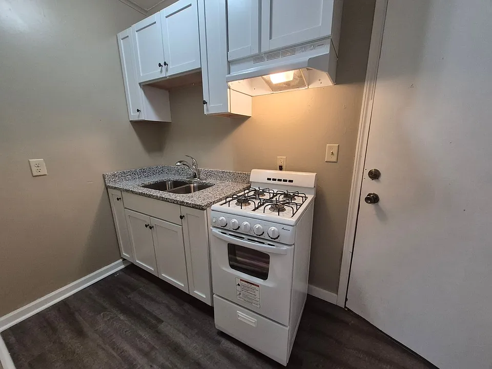 1332 Minnehaha Ave W