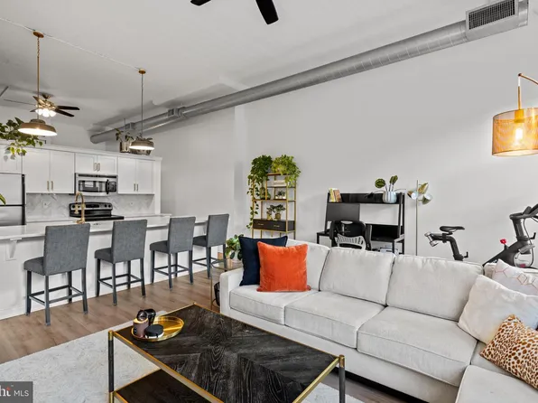 2429 Locust St APT 314, Philadelphia, PA 19103