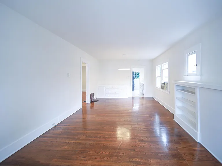 719 N Vendome St — Photo 12