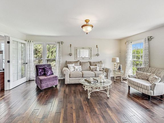 4th image of 710 Fontana Pl