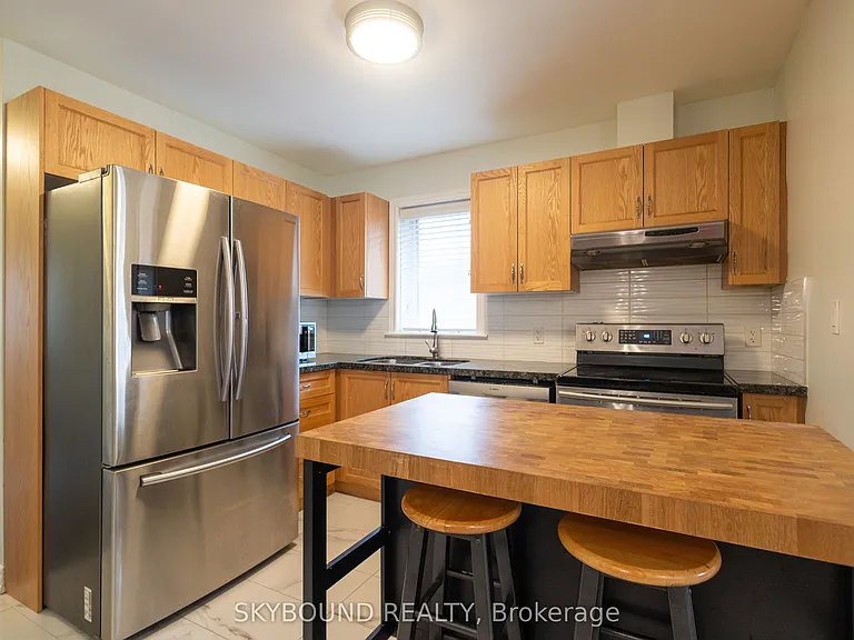 1343 Islington Ave — Photo 7