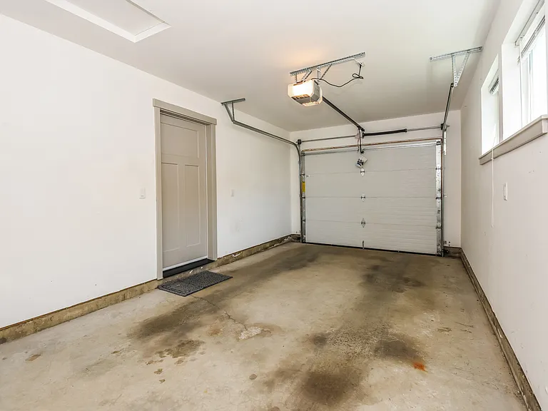 2046 Aaron Dr — Photo 20