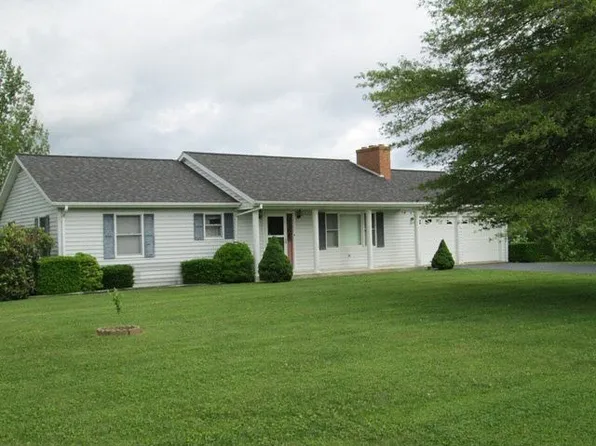 1587 Fairview Rd, Galax, VA 24333