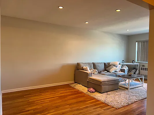 Rented by Prime Realty | media 9