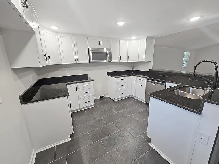 674 Harvest Rd — Photo 3