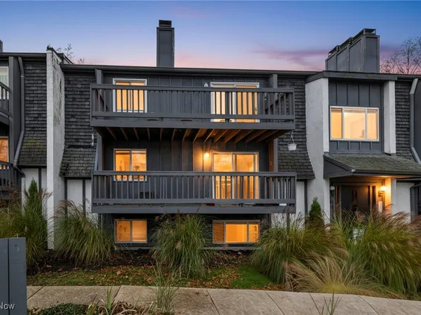 4750 Oak Point Rd Unit 304, Lorain, OH 44053