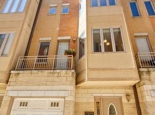 3262 W Armitage Ave UNIT 4, Chicago, IL 60647