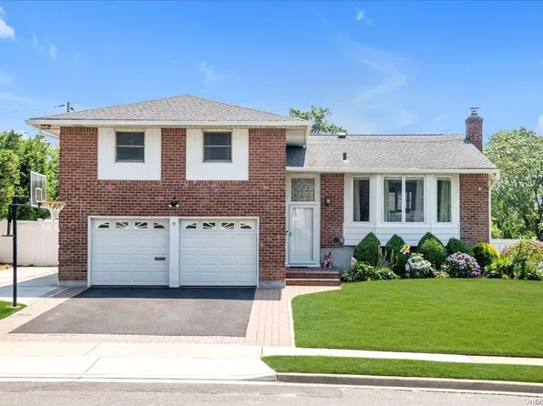 19 Devonshire, Plainview, NY 11803