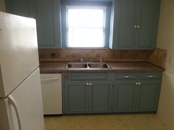5th image of 1718 Fort Worth St