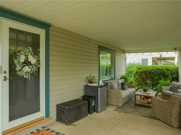 208 E Sheridan Ave, New Castle, PA 16105