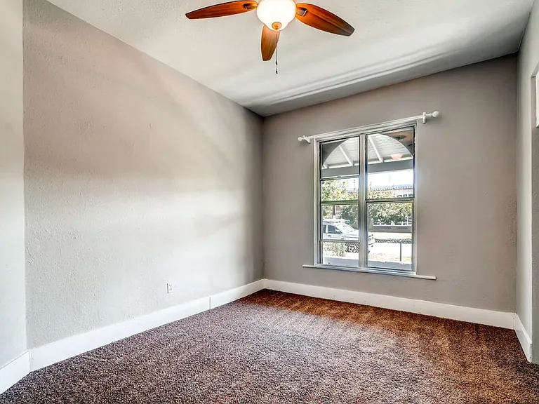 3225 N Marion St — Photo 7