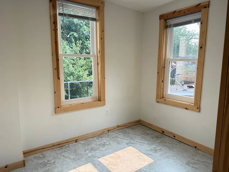 916 Houston St — Photo 17