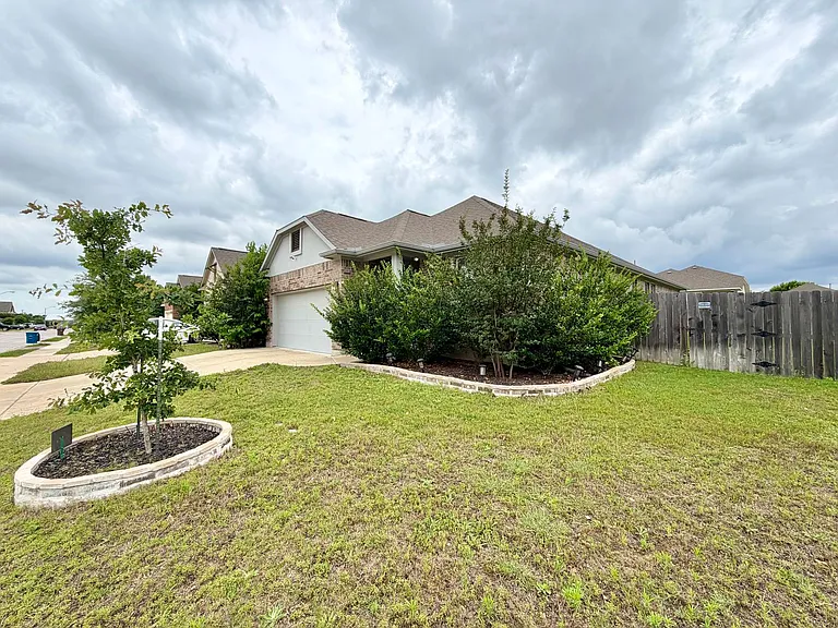 877 Centerra Hills Cir — Photo 2