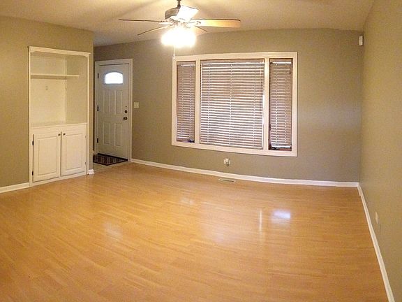 2nd image of 6958 Glenwood Ln