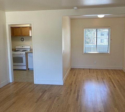 3rd image of 1516 Pershing Dr #I