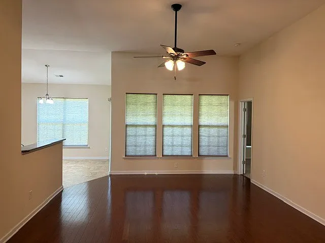 7 Bradford Ct — Photo 3