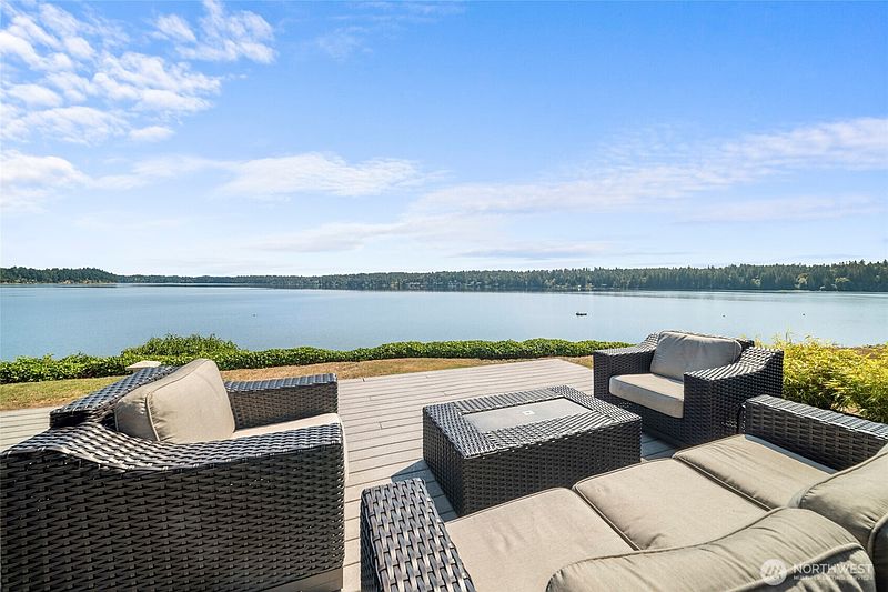 2nd image of 4811 Sunrise Beach Road NW