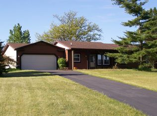 6624 Heatheridge Dr, Saline, MI