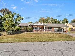 803 Kensal Green Dr, Kernersville, NC 27284