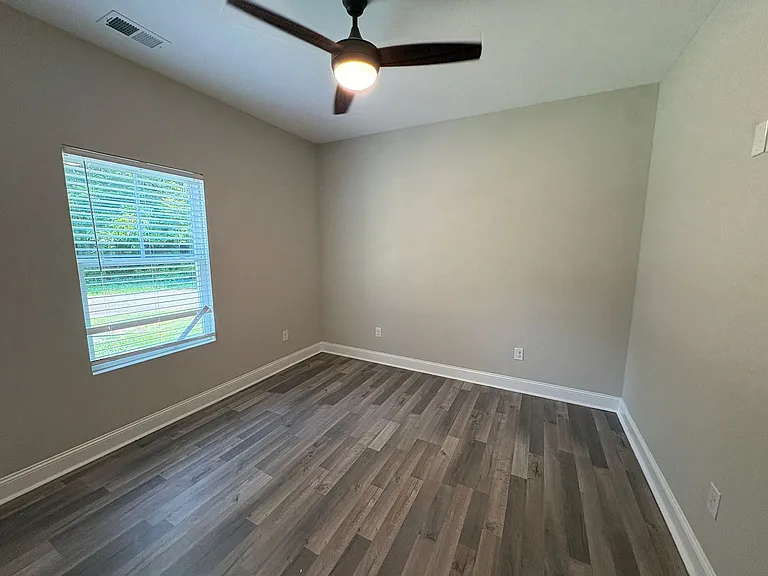 6 Herring Ave — Photo 8