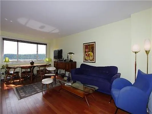 Sold by Exclusive Properties Sotheby's International Realty | media 38