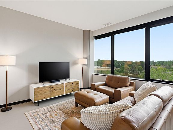 5th image of 5601 Smetana Dr Unit 410
