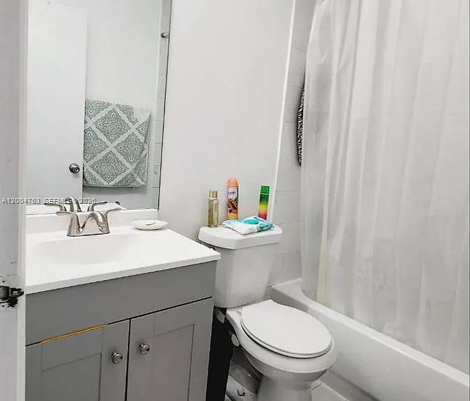 6960 NW 174th Ter #706 — Photo 3