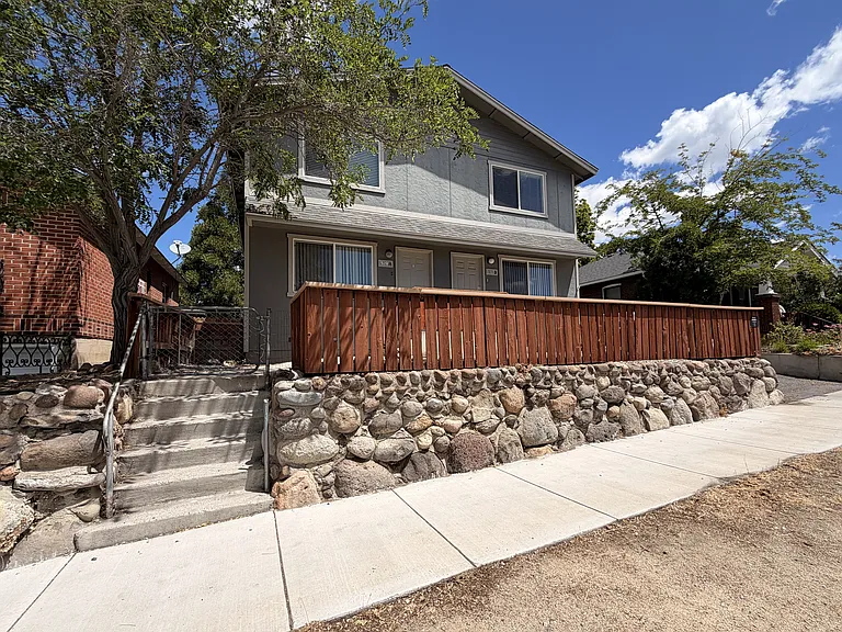 319 Thoma St #A — Photo 2