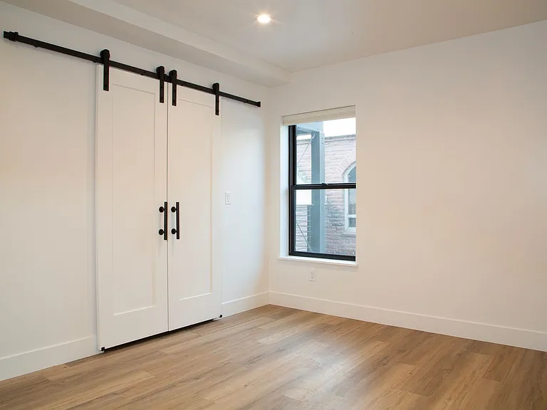 1010 Grand Ave — Photo 5