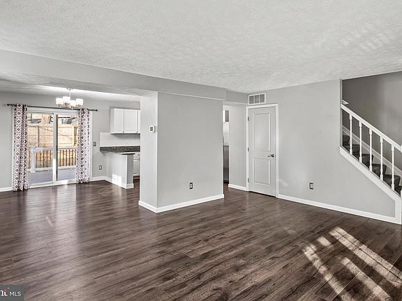 5th image of 3448 Brookhaven Rd