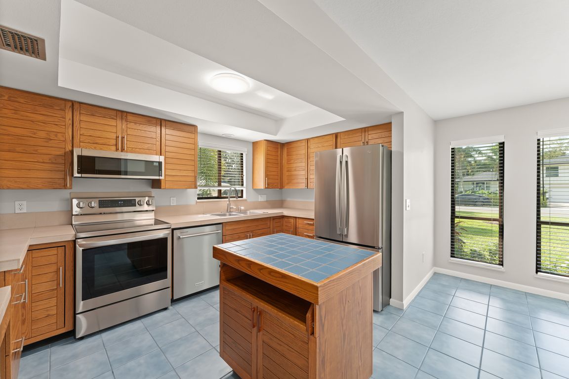 next background image