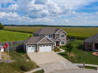 420 Windycrest Dr, Chatham, IL 62629