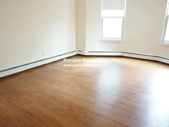 (undisclosed Address), Jamaica Plain, MA 02130