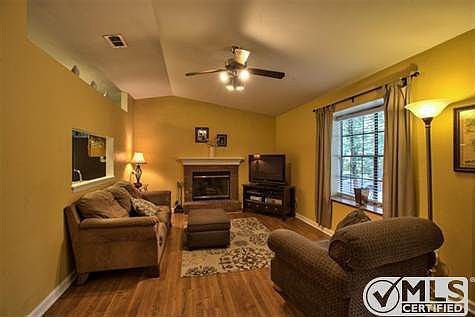 5th image of 2642 Millbank Dr #B